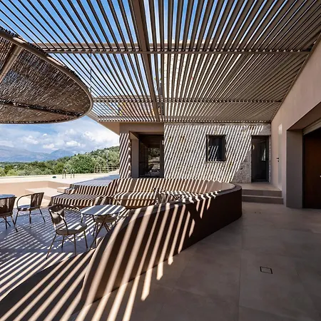 Amphitheatro Boutique Katomerion