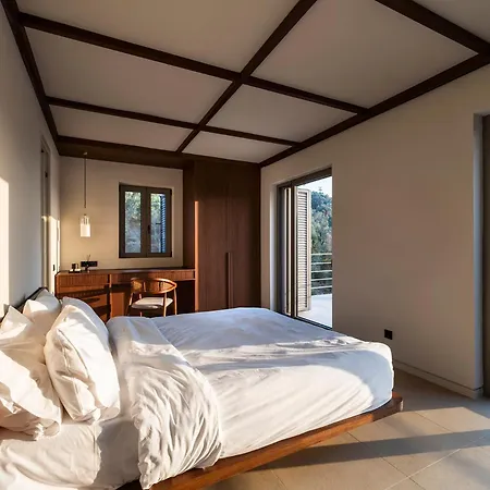 Amphitheatro Boutique * Katomerion