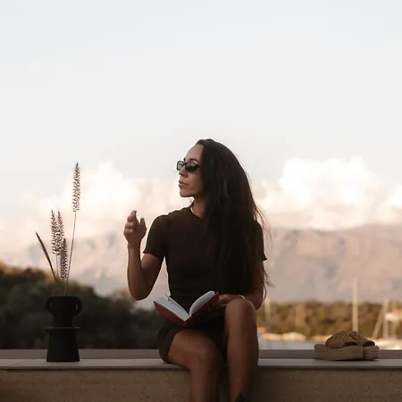 Amphitheatro Boutique * Katomerion