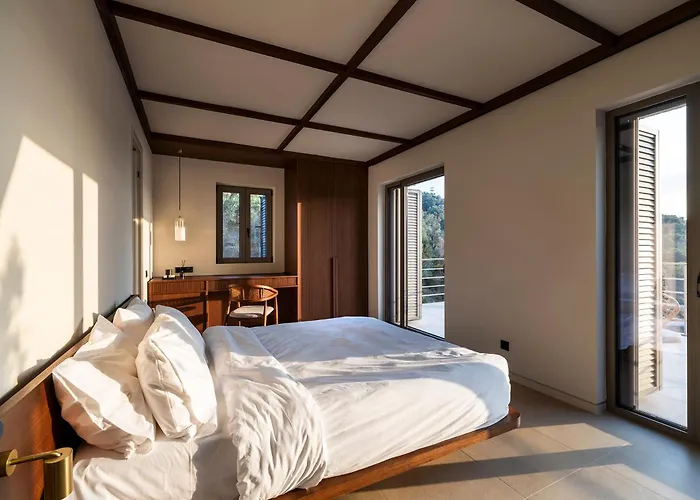 Amphitheatro Boutique * Katomerion