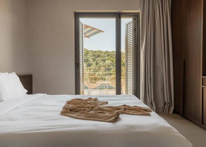 Amphitheatro Boutique Katomerion